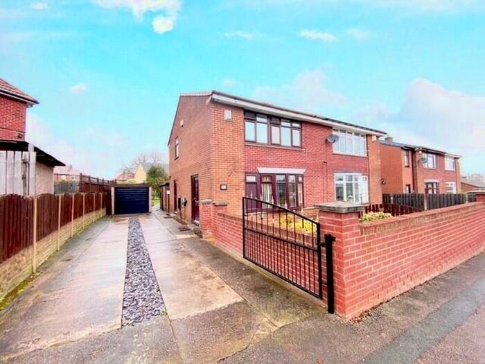 3 Bedroom House To Rent In Chatsworth Road, Barnsley, S71