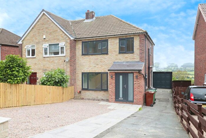 3 Bedroom Semi Detached House For Sale In Well Garth Bank, Leeds, West Yorkshire, LS13