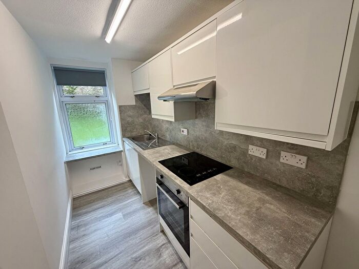 2 Bedroom Flat To Rent In Park Avenue, Dundee, DD4