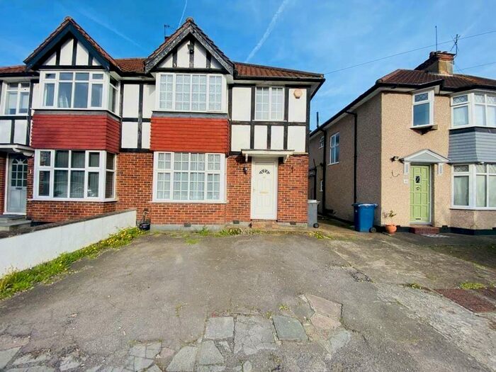4 Bedroom Semi-Detached House To Rent In Farm Road, Edgware, Greater London, HA8