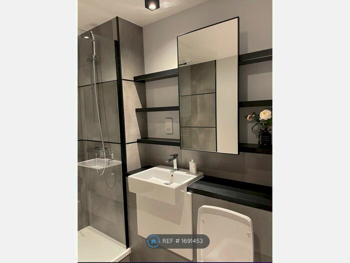 Studio To Rent In Skyline, London, E3