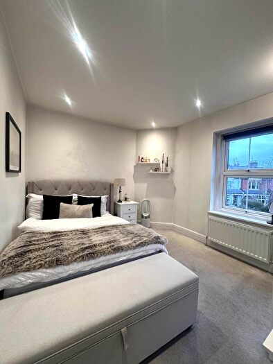 3 Bedroom Flat To Rent In Tottenham Lane, London, N8