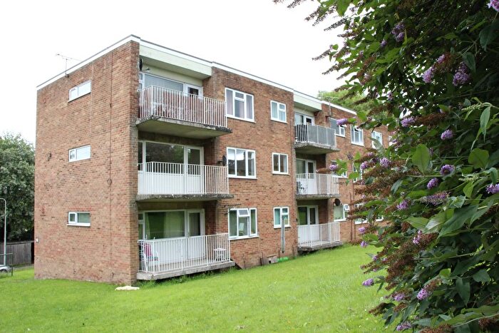 2 Bedroom Flat For Sale In Park Street, Hungerford, RG17