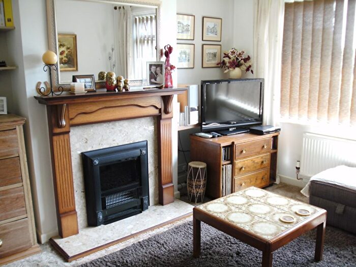 2 Bedroom Bungalow To Rent In Heathfield Close, North Petherton, Bridgwater, TA6