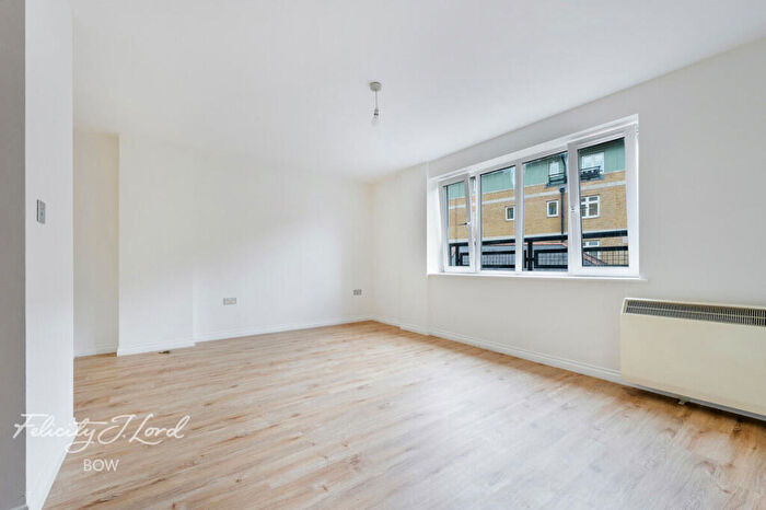 1 Bedroom Apartment For Sale In Locksons Close, London, E14