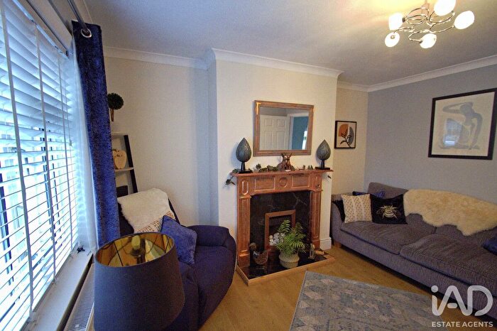 2 Bedroom Semi Detached House For Sale In Swancroft Road, Coventry, CV2
