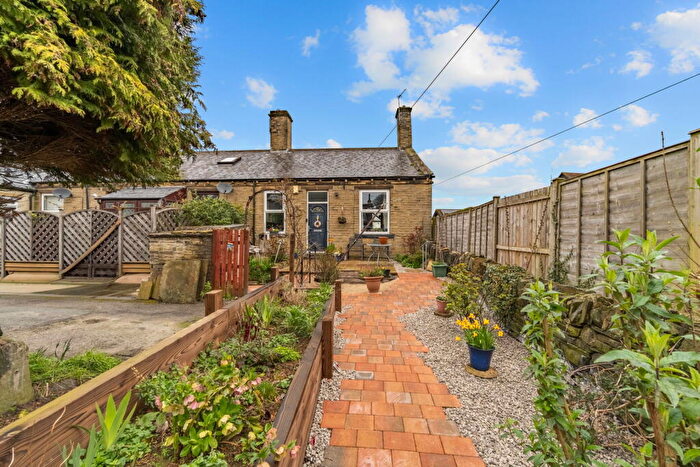 1 Bedroom Terraced Bungalow For Sale In Crest Place, Brighouse, HD6