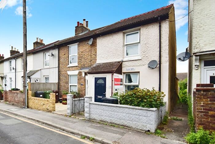 2 Bedroom End Terrace House For Sale In Peel Street, Maidstone, Kent, ME14