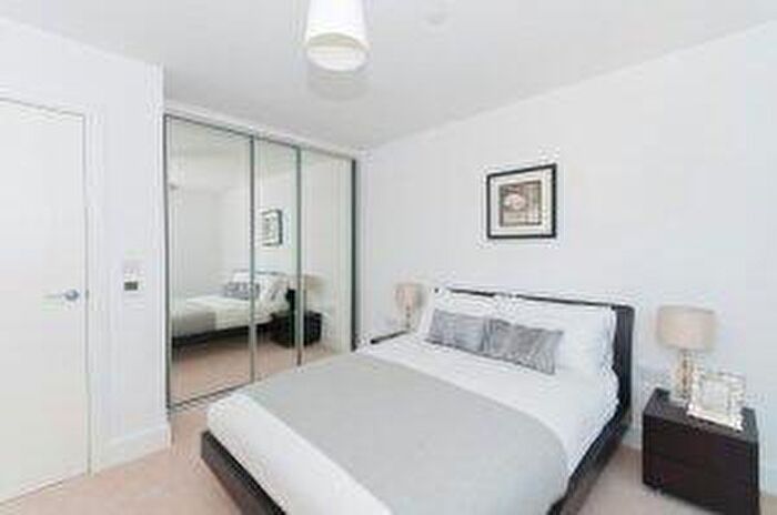 1 Bedroom Flat To Rent In Queensland Road, Islington, London, N7
