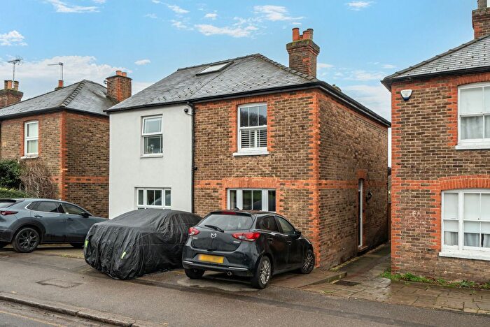 2 Bedroom Semi Detached House For Sale In Portsmouth Road, Cobham, KT11