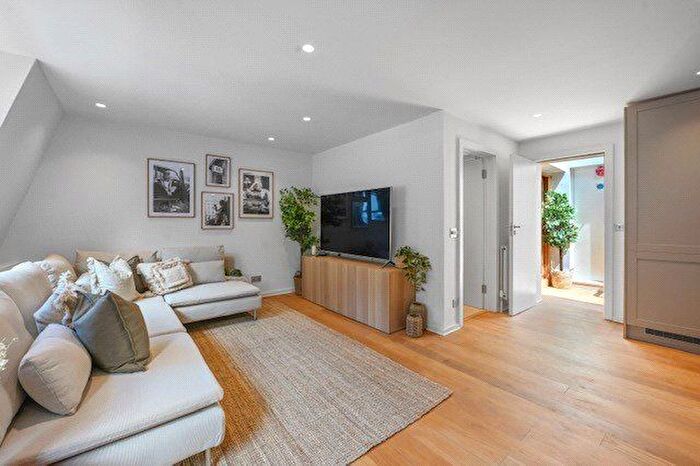 2 Bedroom Flat To Rent In Bingham Place, London, W1U