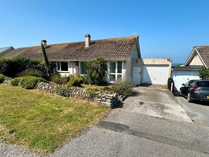 3 Bedroom Bungalow To Rent In Lewarne Road, Newquay, TR7