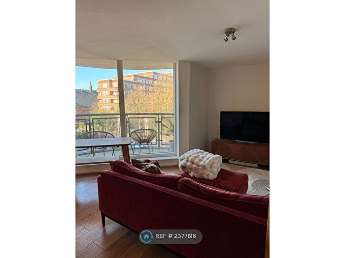 2 Bedroom Flat To Rent In Cherwell House, London, SW17