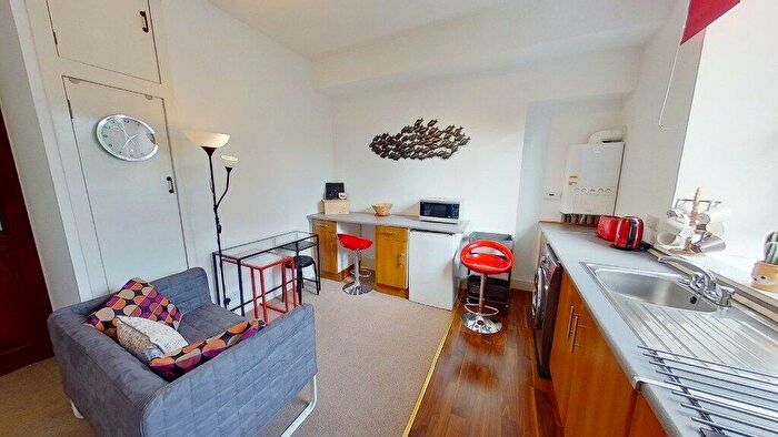 1 Bedroom Flat To Rent In Chestnut Row, City Centre, Aberdeen, AB25