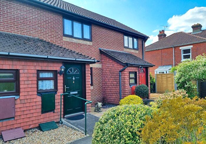 2 Bedroom Terraced House For Sale In Ivy Close, Totton, SO40