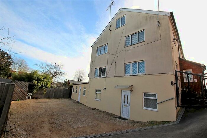 2 Bedroom Apartment To Rent In Highgrove Street, Reading, RG1