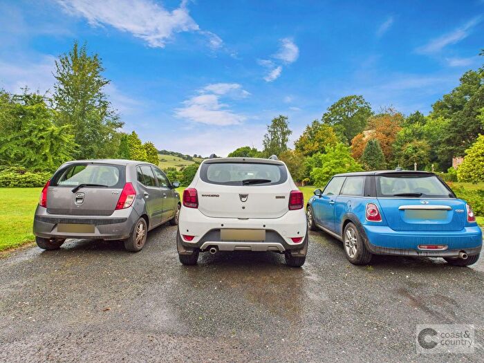 1 Bedroom Flat For Sale In Haccombe House, Nr Combeinteignhead, TQ12