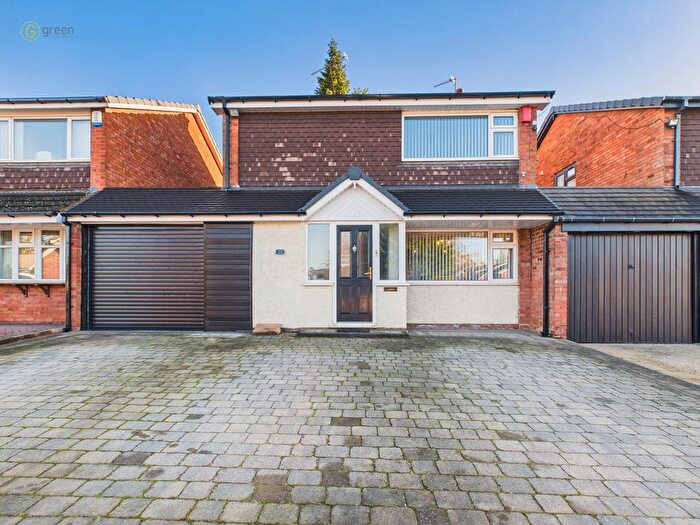 4 Bedroom Link Detached House For Sale In Ravensdale Gardens, Walsall, WS5