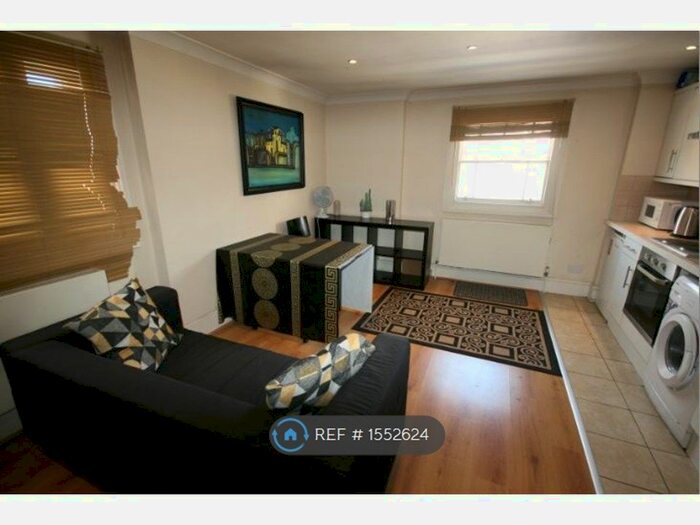 Studio To Rent In Cambridge Street, London, SW1V