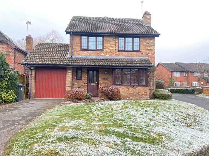 4 Bedroom Detached House To Rent In Thumwood, Chineham, RG24