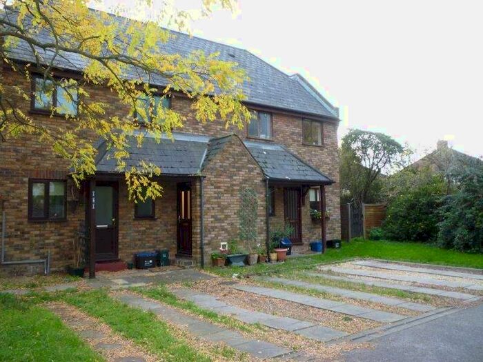 1 Bedroom Maisonette Flat To Rent In Rectory Grove, Hampton, TW12