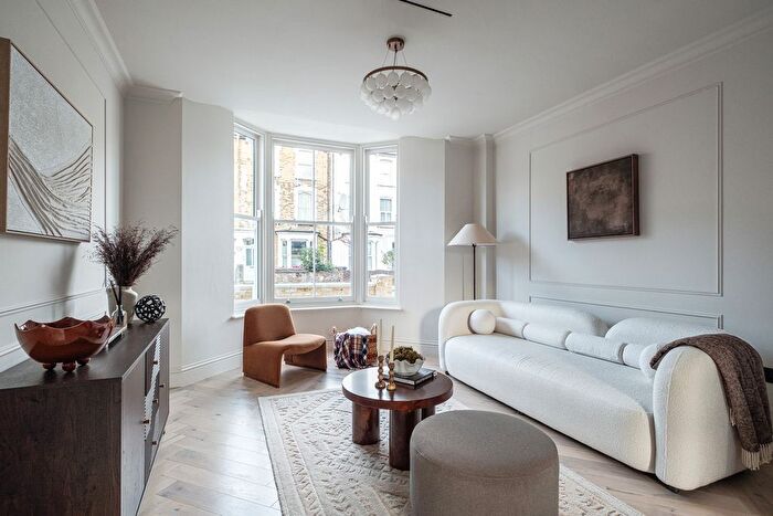 5 Bedroom Terraced House For Sale In Graham Road, London, E8