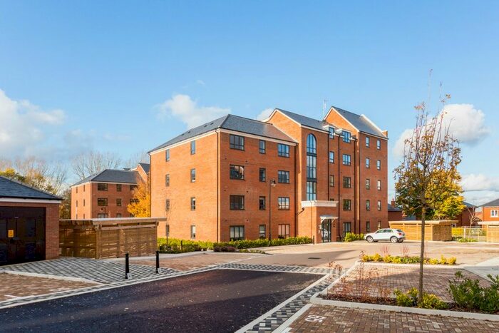 2 Bedroom Flat To Rent In Darbyshire Road, Aldershot, GU11