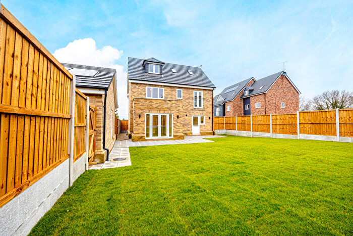 4 Bedroom Detached House For Sale In London Road, Rayleigh, SS6