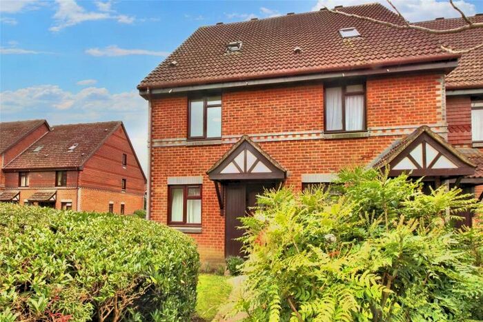 1 Bedroom Apartment To Rent In Woking, Surrey, GU22