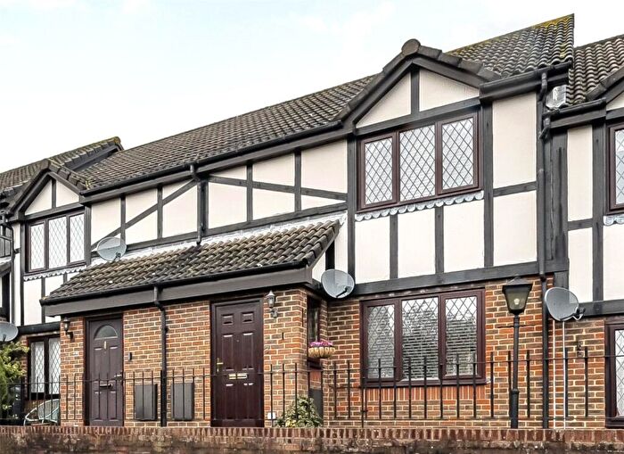 2 Bedroom Retirement Property For Sale In Fromow Gardens, Windlesham, Surrey, GU20