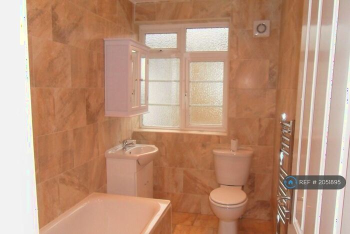 1 Bedroom Flat To Rent In Garden Lodge Court, London, N2