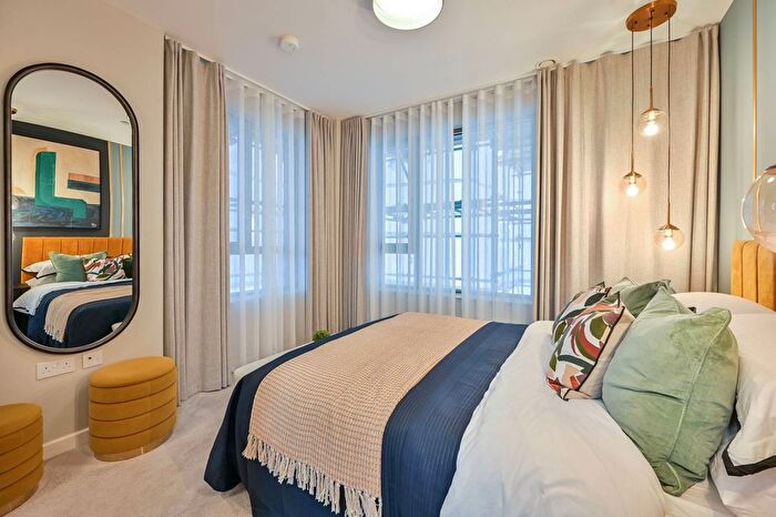 3 Bedroom Flat For Sale In Bermondsey Heights, South Bermondsey, SE15