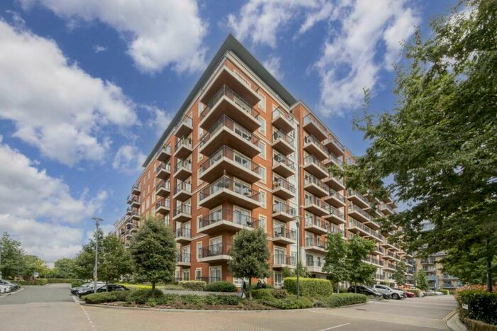 3 Bedroom Flat For Sale In Beaufort Square, London, NW9