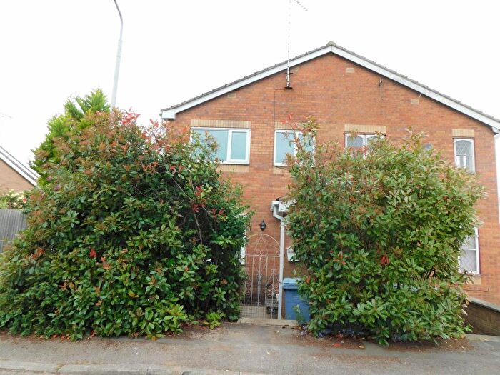 2 Bedroom Semi-Detached House To Rent In High Hoe Court, Worksop, S80