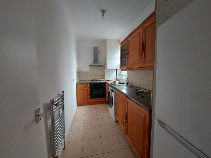 3 Bedroom End Of Terrace House To Rent In Hornchurch, Essex, RM11