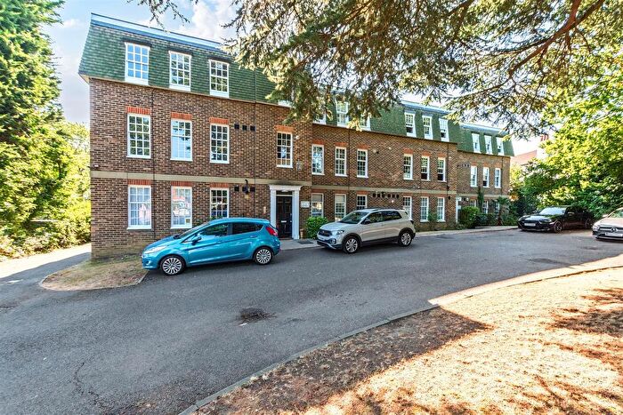 3 Bedroom Flat For Sale In Mays Hill Road, Shortlands, Bromley, BR2
