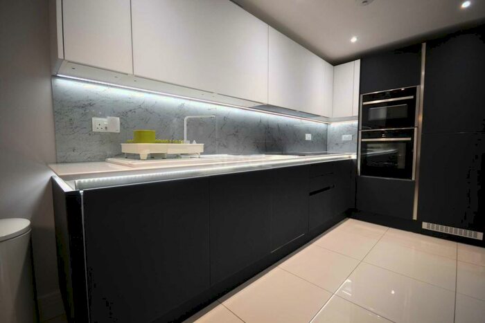 2 Bedroom Apartment To Rent In Pocket Place, Wokingham Road, Earley, RG6