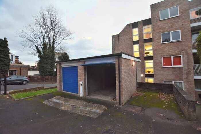 Garage / Parking To Rent In Ringers Road Bromley, BR1