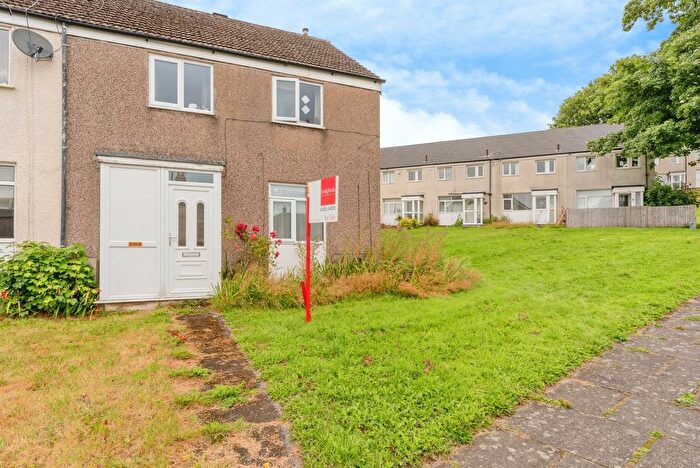 3 Bedroom End Terrace House For Sale In Brunshaw Road, Burnley, Lancashire, BB10