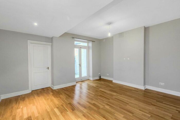 1 Bedroom Flat To Rent In Cambridge Street, London, SW1V