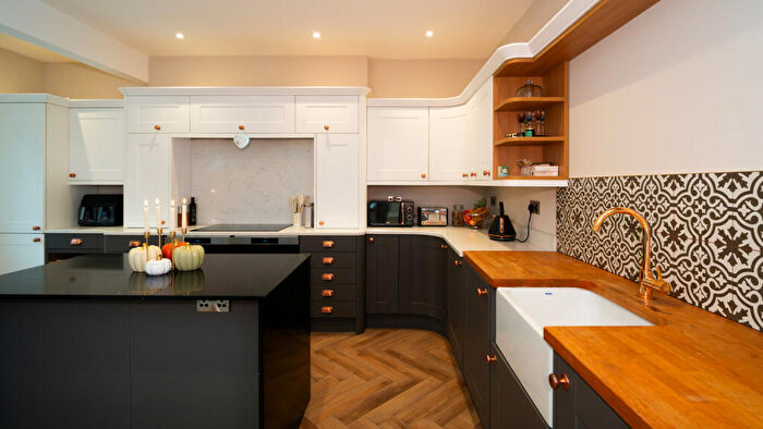4 Bedroom Detached House For Sale In Station Road, Stoke-on-trent, Scholar Green, ST7