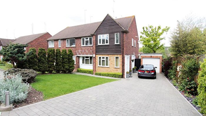 2 Bedroom Flat To Rent In Byland Close, Winchmore Hill, N21