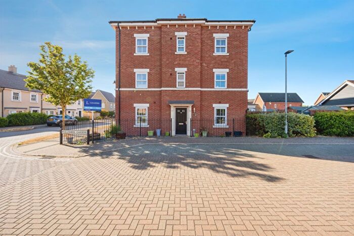 4 Bedroom End Of Terrace House For Sale In Ellesmere Gardens, Great Denham, Bedford, MK40