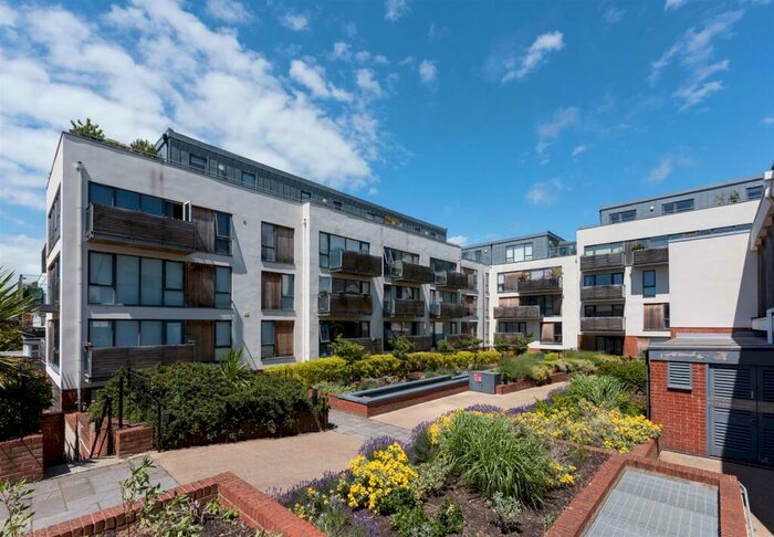 2 Bedroom Apartment To Rent In Southdown House, - Somerhill Avenue, Hove, BN3