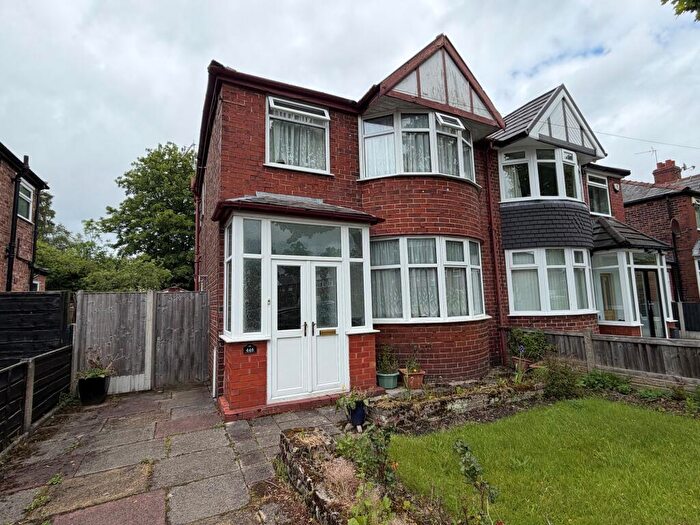 3 Bedroom Semi Detached House For Sale In Kings Road, Stretford, M32