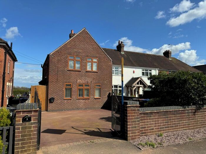 3 Bedroom Semi-Detached House For Sale In Anslow Road, Hanbury, DE13