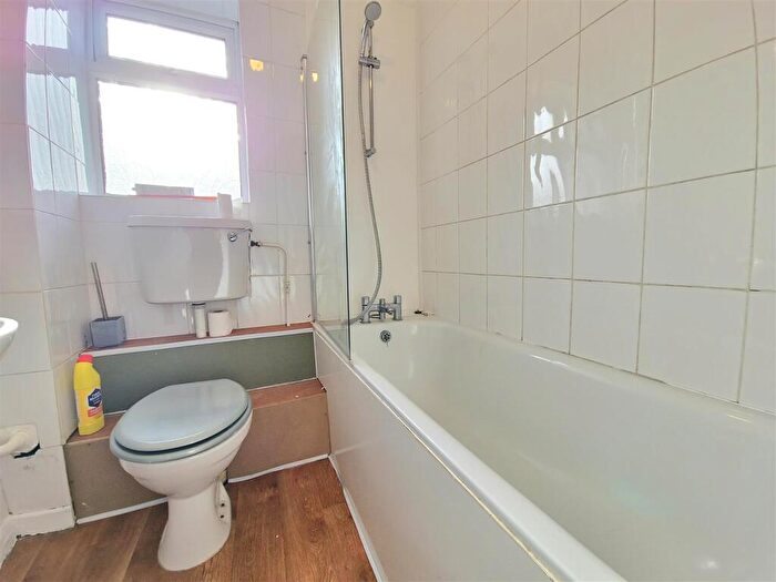 2 Bedroom Apartment To Rent In Woodford Court, Birchington, CT7
