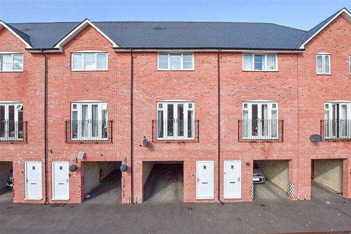 2 Bedroom Terraced House For Sale In Hengist Drive, Aylesford, Kent, ME20