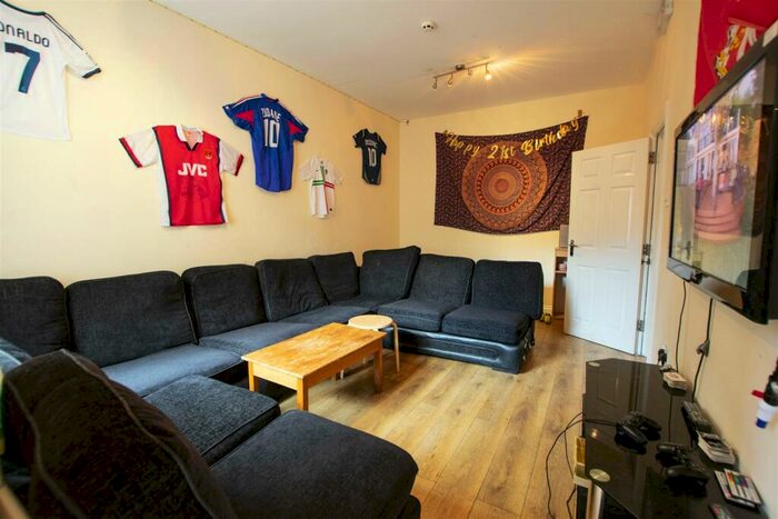 7 Bedroom House To Rent In Heeley Road, Birmingham, B29