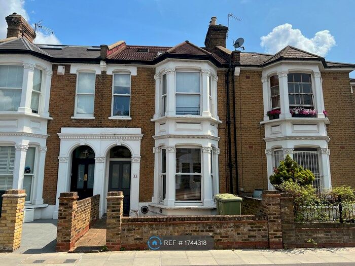 6 Bedroom Terraced House To Rent In Bloemfontein Road, London, W12